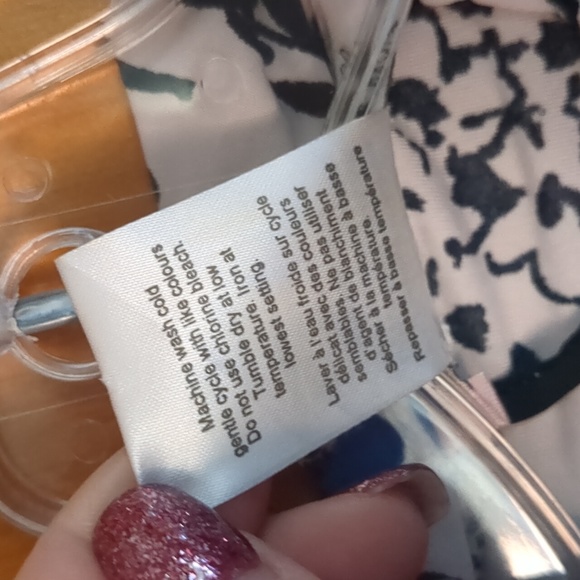 L/XL Linea Donatella warp around robe w/belt and inside tie  stretchy and comfy - Picture 6 of 6